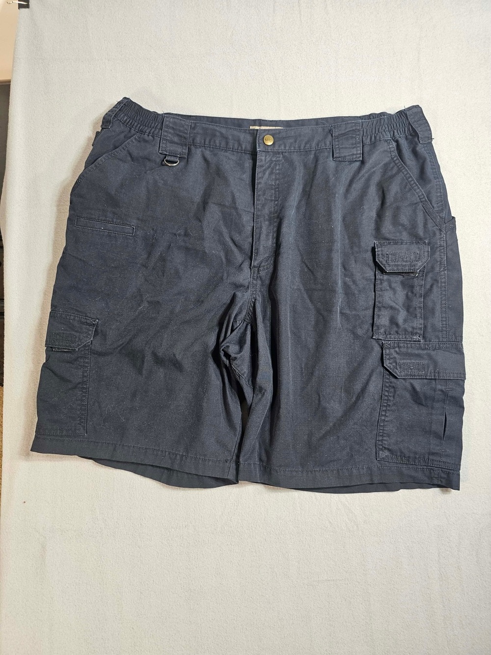 #238 5.11 Tactical Men’s Navy Cargo Shorts – Size 38 – Utility/Outdoor